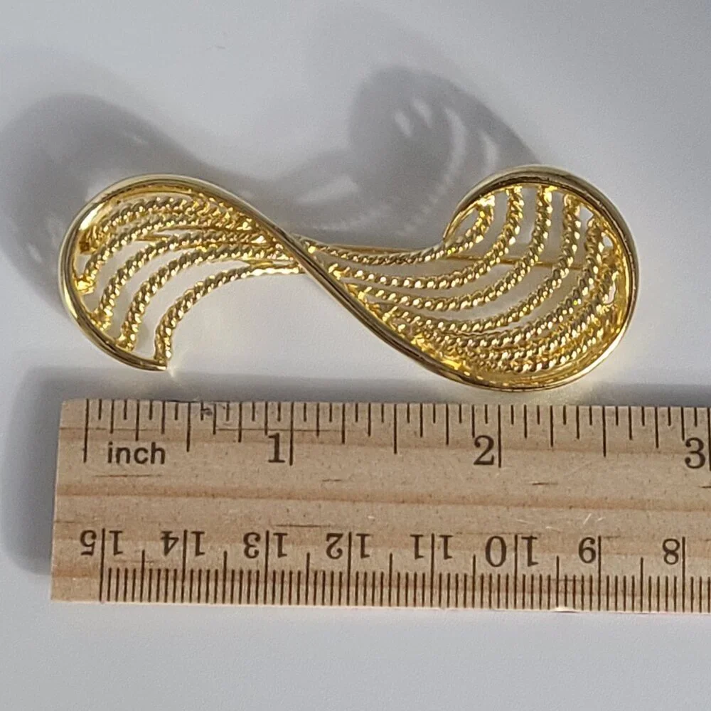 Brooch Pins Gold Tone Swirls - Birds Doves Silver Tone - Lot of 4